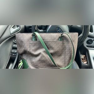 Michael kors tote